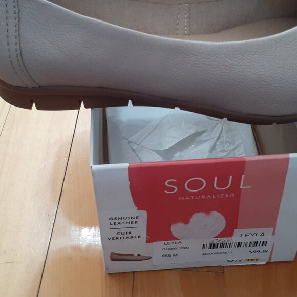 Chaussures classique plate taille 5.5 beige - Picture 2 of 3